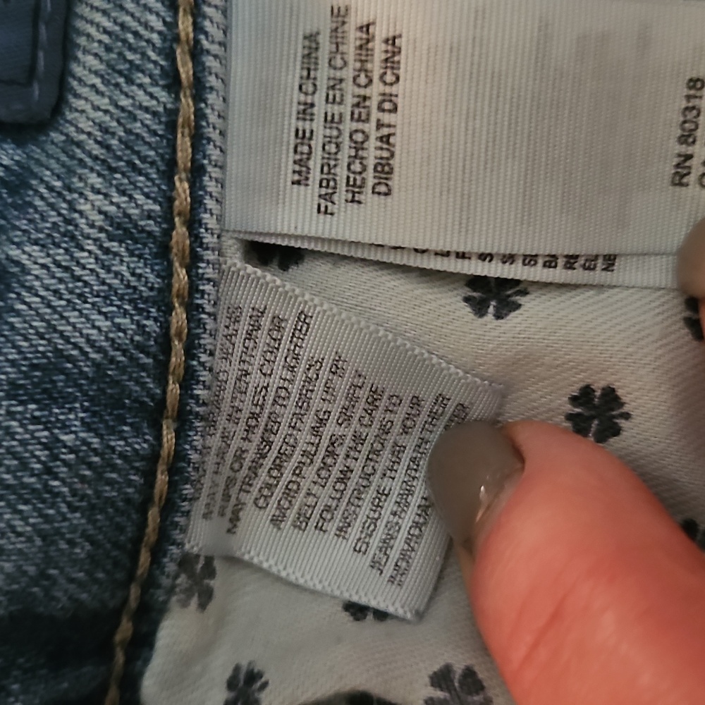 LIKE NEW "LUCKY BRAND" Woven 1990s Patch Detailed Jeans! 8/29 - Picture 8 of 10